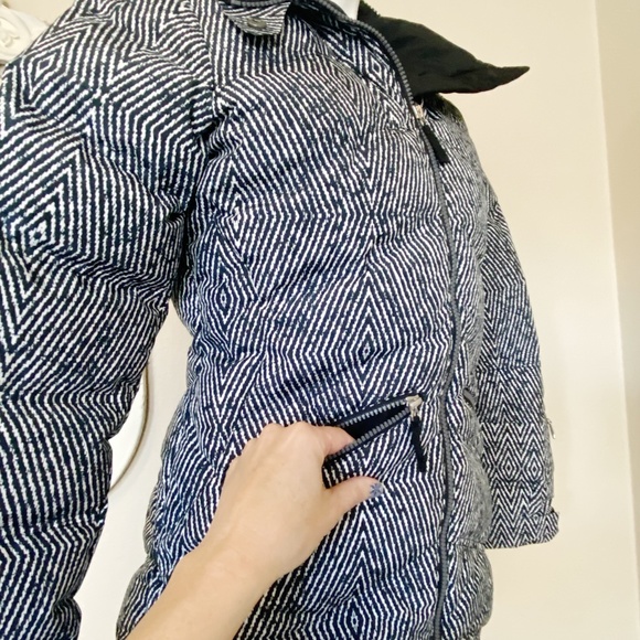 Marmot | Women's Black/White Down Snowboard/Ski Hooded Puffer Jacket | Size: S - Picture 7 of 16